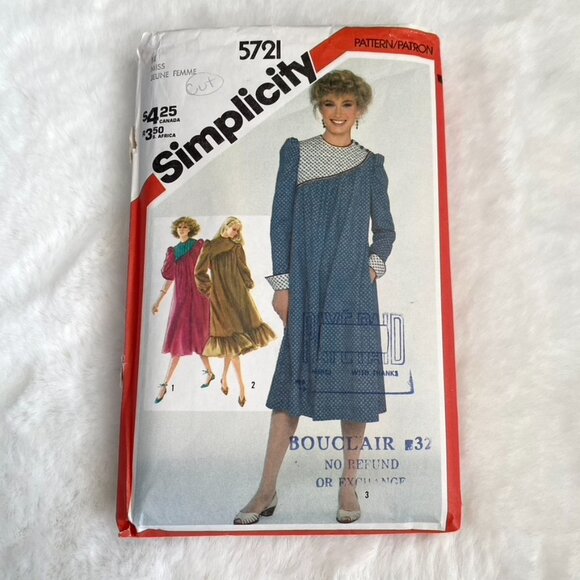 2 Simplicity Sewing Patterns - Picture 2 of 5